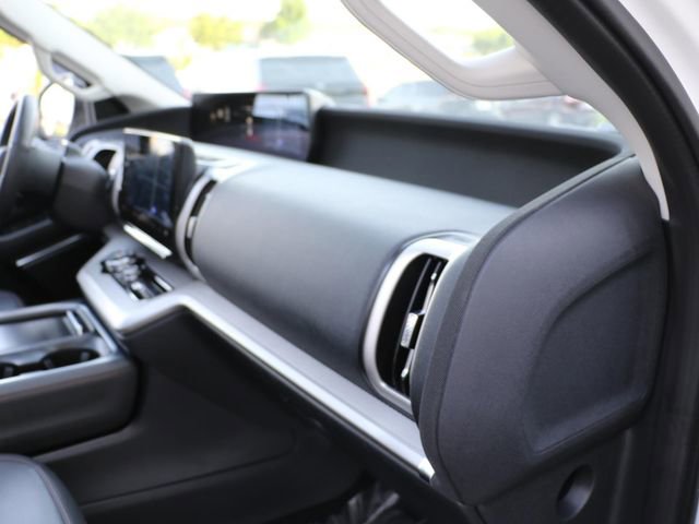 Certified 2025 Ford Expedition Active AWD/4WD image 12
