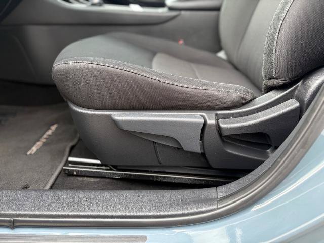 Used 2025 Nissan Sentra SV FWD image 13