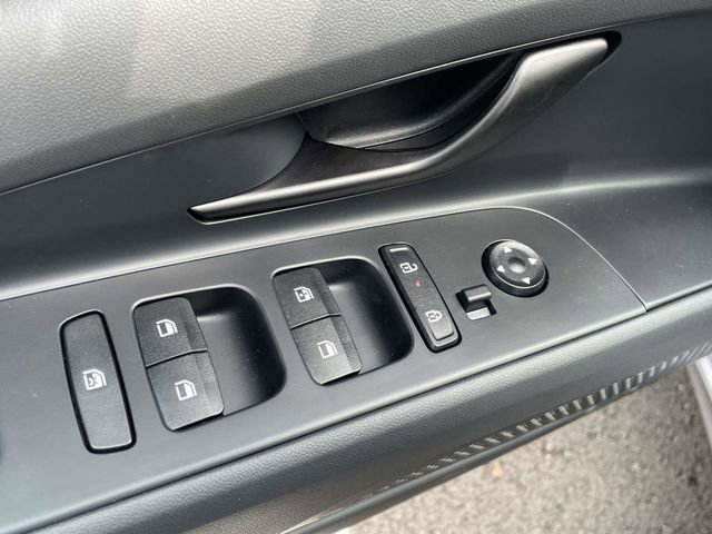 Used 2026 Hyundai Elantra Sport image 22