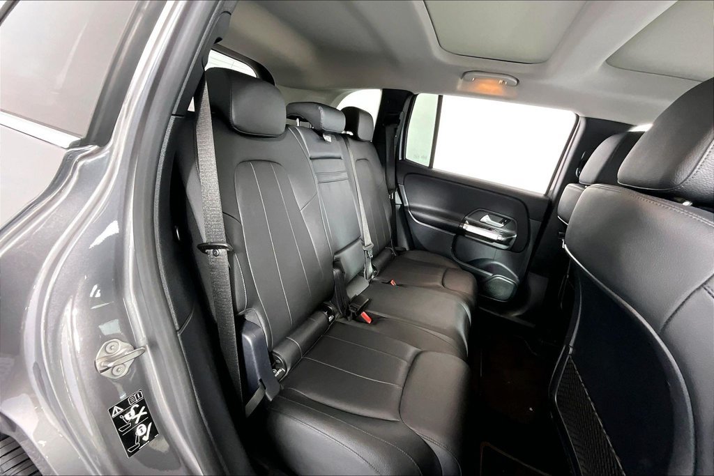 Used 2022 Mercedes-Benz GLB 250 4MATIC w/ Premium Package Lite image 27