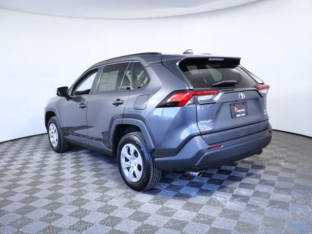 Used 2019 Toyota RAV4 LE AWD/4WD image 2