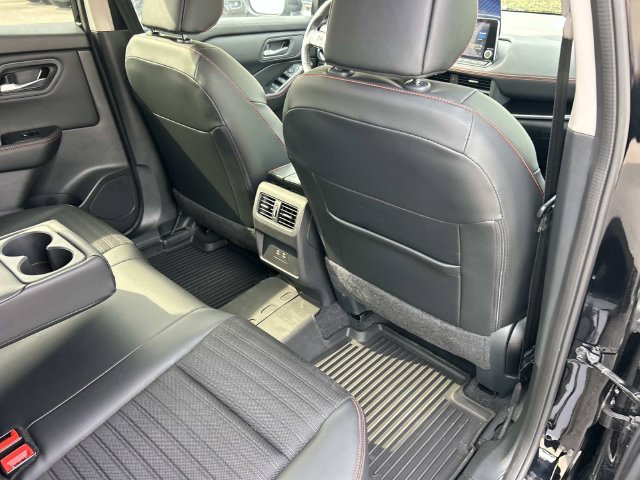 Used 2025 Nissan Rogue SV AWD/4WD image 25