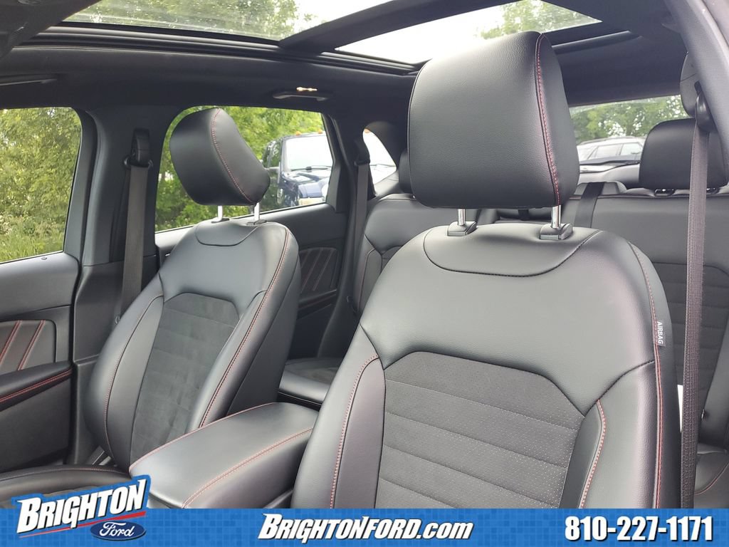Certified 2024 Ford Edge ST-Line AWD/4WD image 11