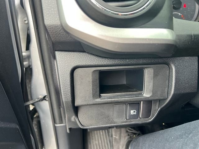 Used 2018 Toyota Tacoma SR5 AWD/4WD image 65