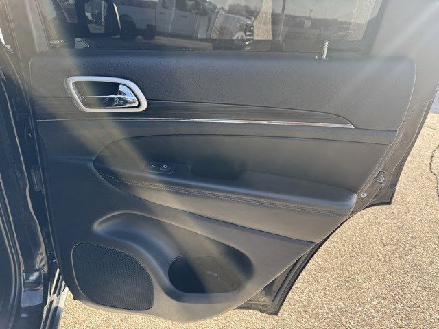 Used 2022 Jeep Grand Cherokee Limited w/ Trailer Tow Group IV image 34