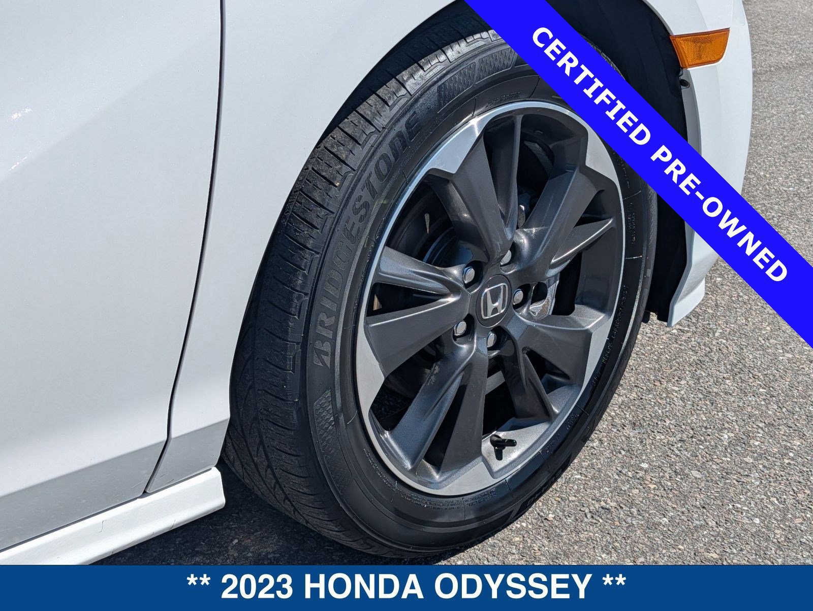 Used 2023 Honda Odyssey Elite image 13