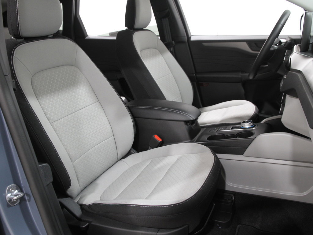 Certified 2025 Ford Escape Active w/ Cold Weather Package image 32