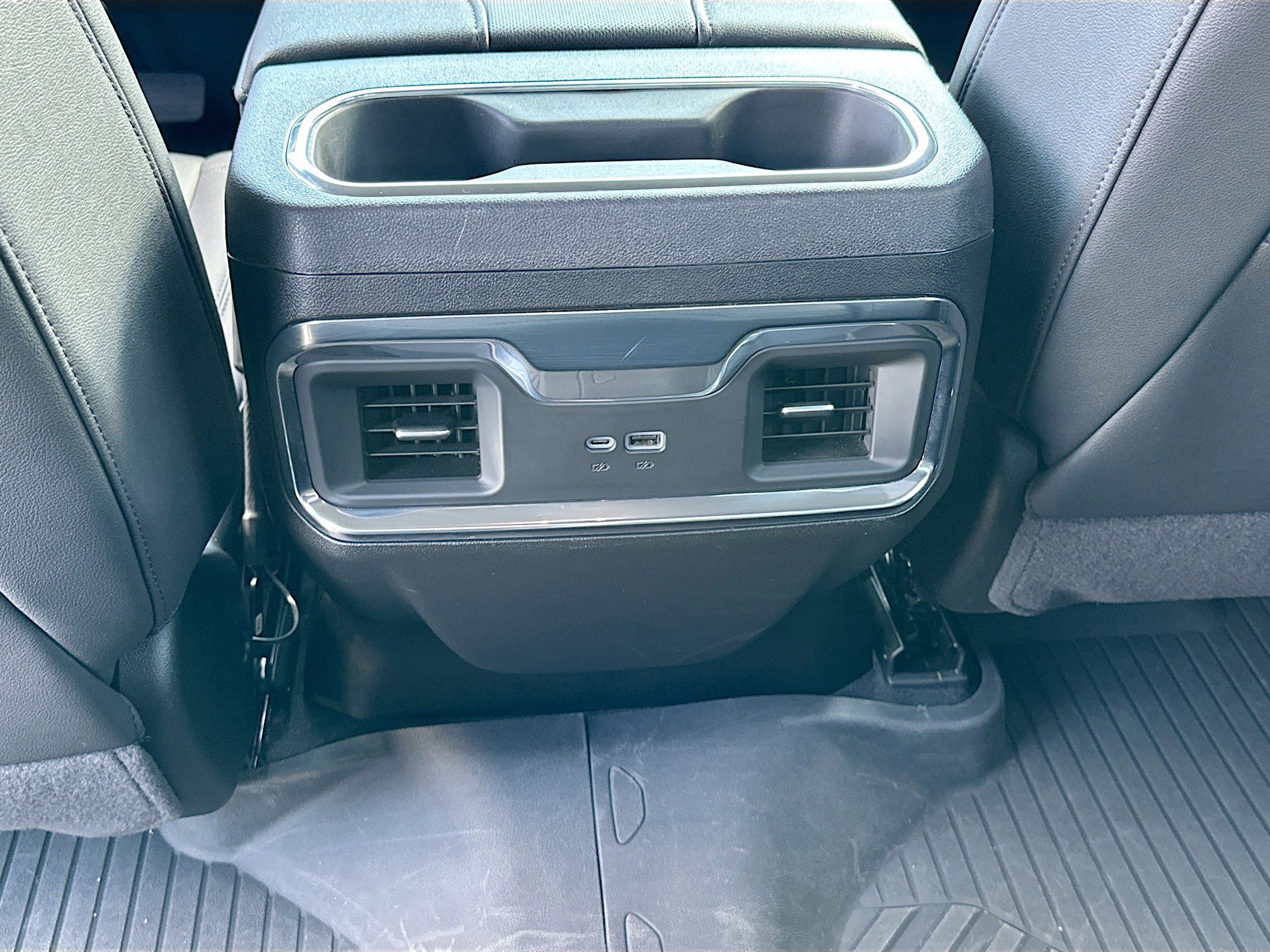 Used 2025 Chevrolet Silverado 1500 LTZ image 25