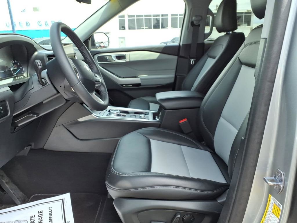 Certified 2024 Ford Explorer XLT w/ Equipment Group 202A AWD/4WD image 16