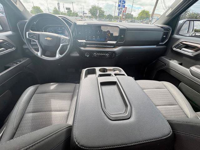 Used 2023 Chevrolet Silverado 1500 LT AWD/4WD image 15