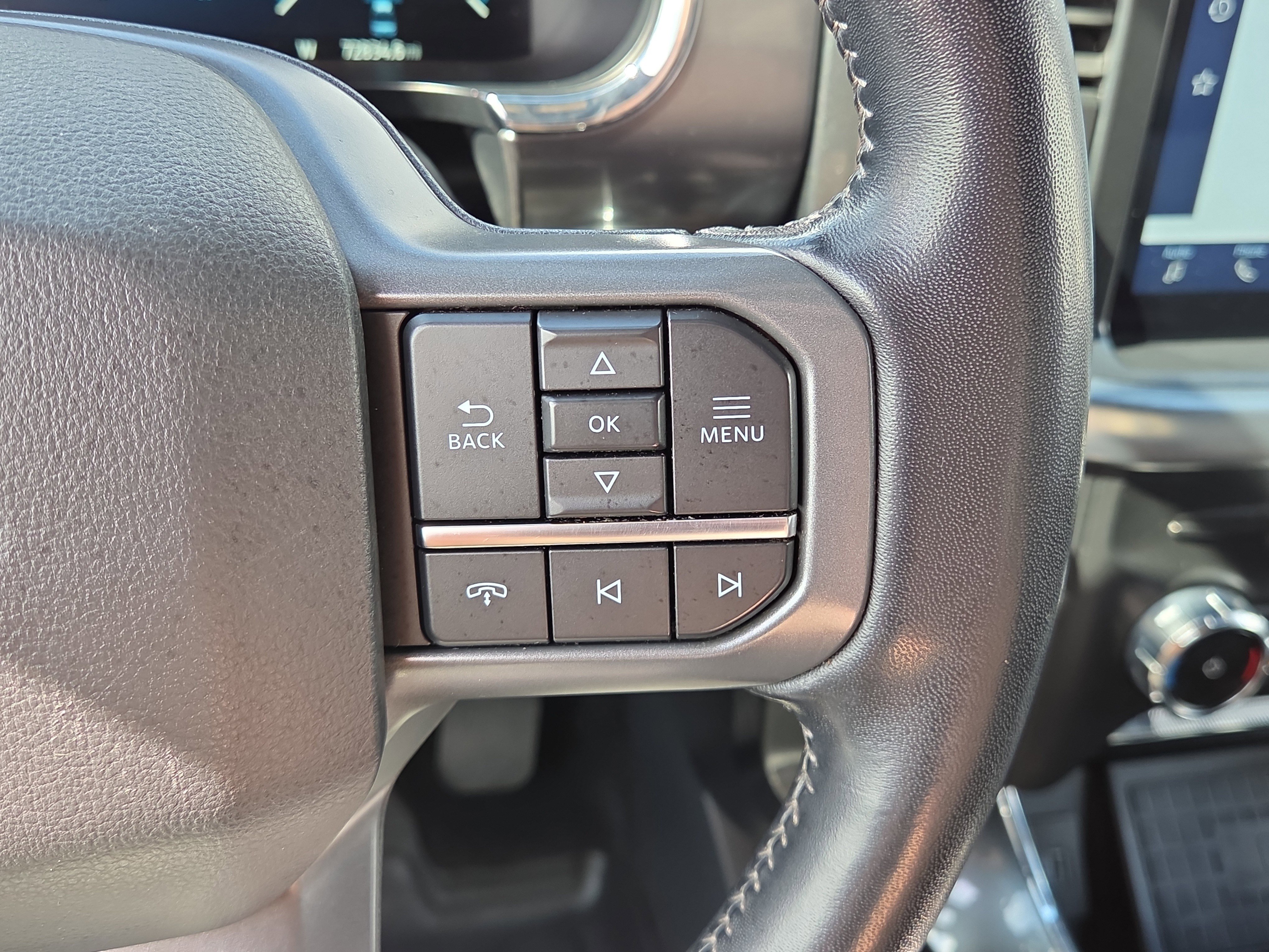 Certified 2022 Ford F150 Lariat w/ Equipment Group 502A High image 21