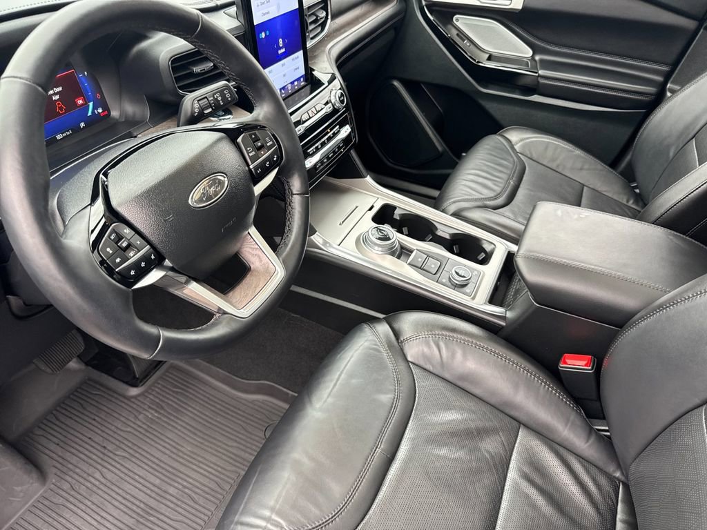 Certified 2023 Ford Explorer Platinum w/ Technology Package image 9