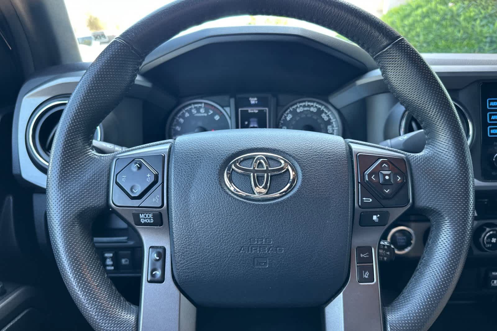 Used 2018 Toyota Tacoma TRD Off-Road AWD/4WD image 23