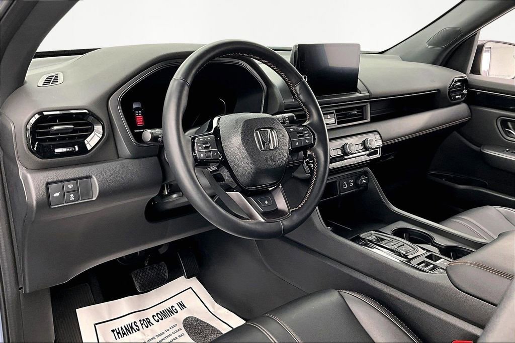 Used 2023 Honda Pilot TrailSport image 14