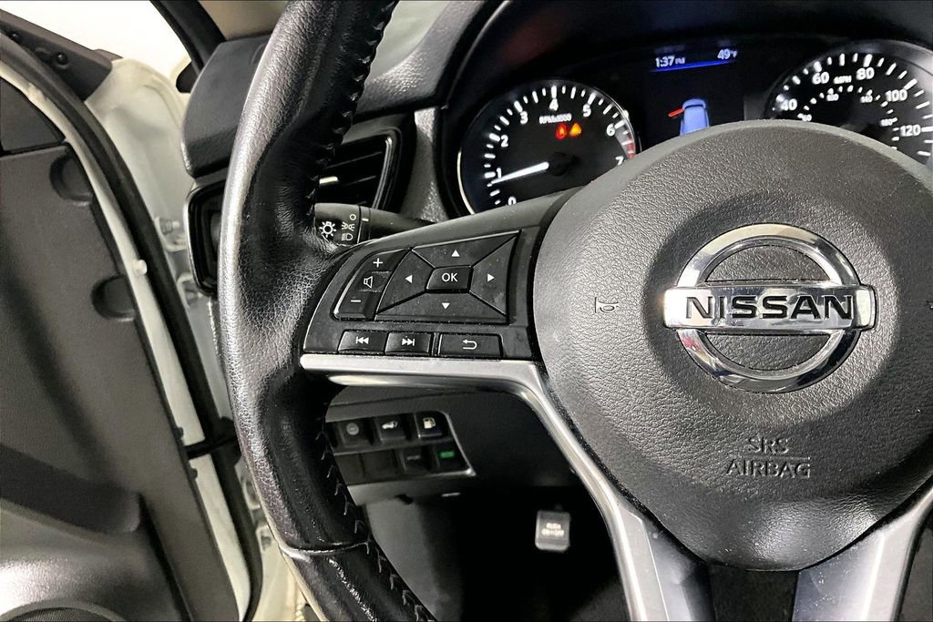 Used 2020 Nissan Rogue SV image 14