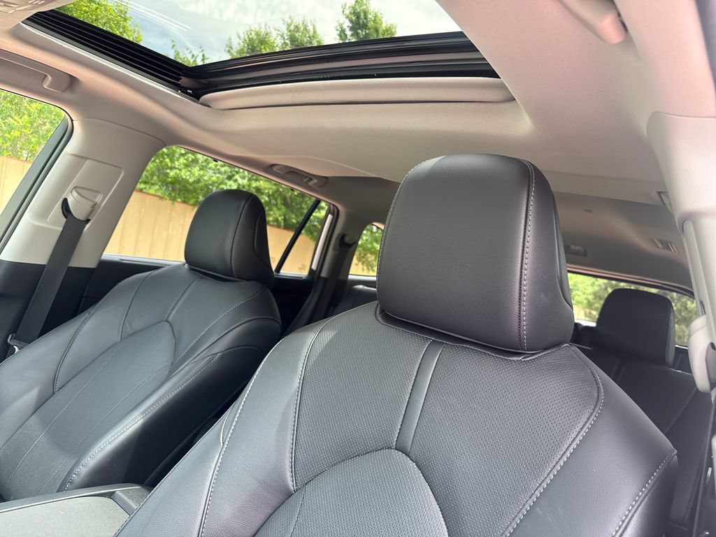 Used 2023 Toyota Highlander Limited AWD/4WD image 12