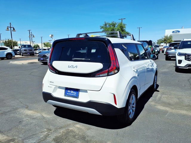 Used 2023 Kia Soul LX image 6