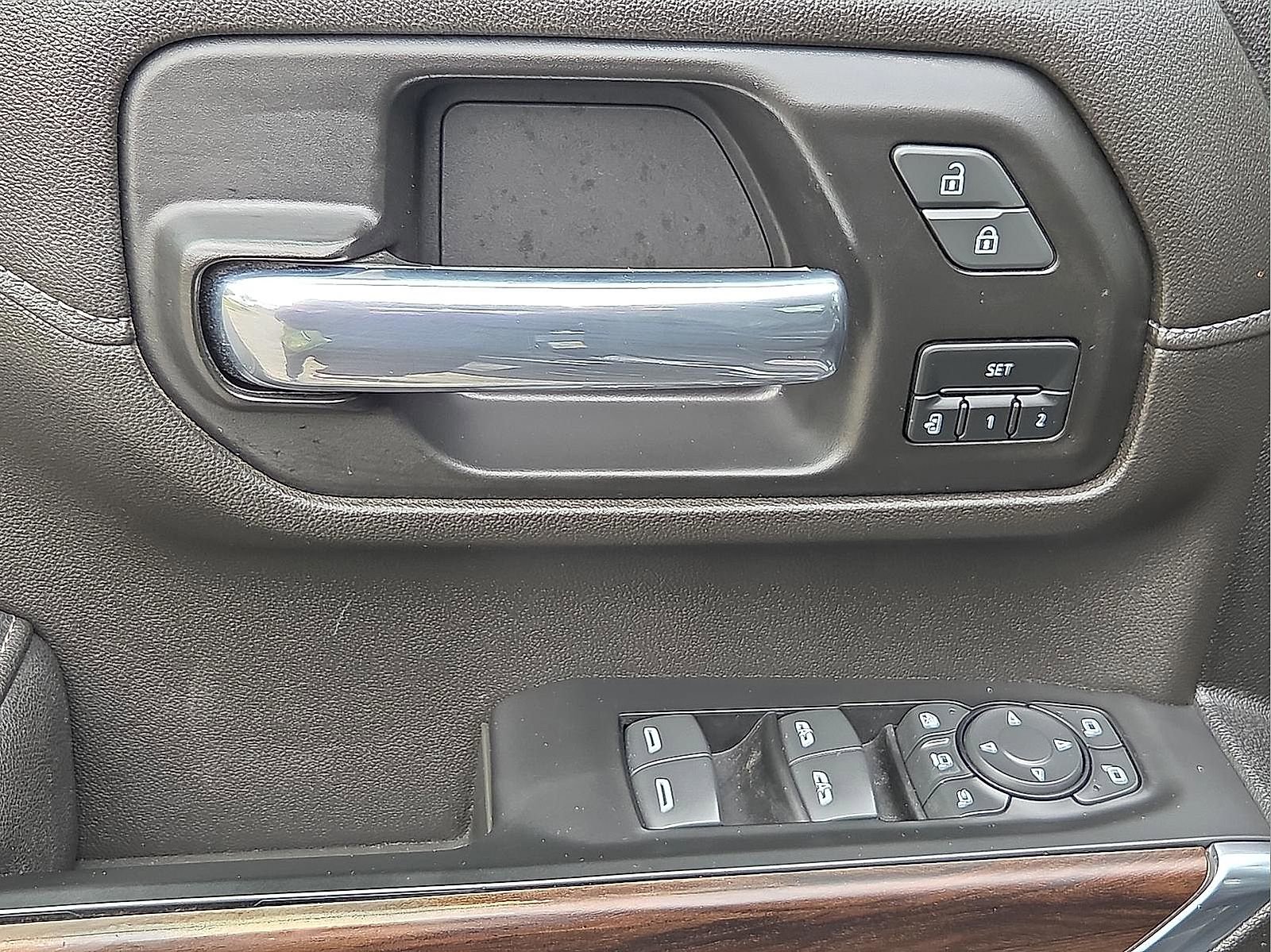 Used 2022 GMC Sierra 3500 SLT w/ SLT Convenience Package image 13