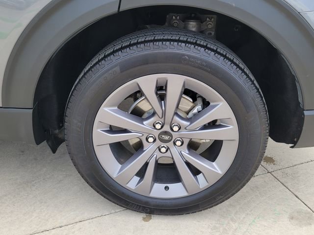 Certified 2022 Ford Explorer XLT w/ Equipment Group 202A AWD/4WD image 14