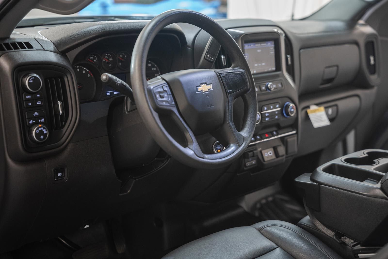 Used 2025 Chevrolet Silverado 1500 W/T w/ WT Value Package AWD/4WD image 25
