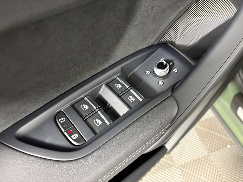 Used 2024 Audi SQ5 Prestige AWD/4WD image 13