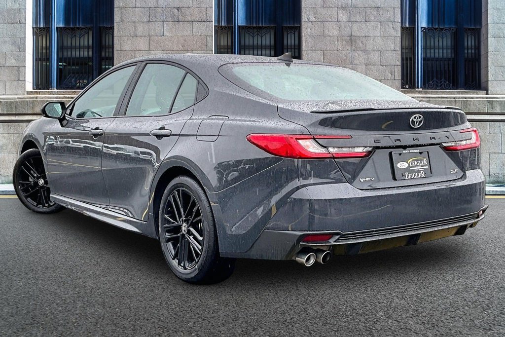 Used 2025 Toyota Camry SE FWD image 10