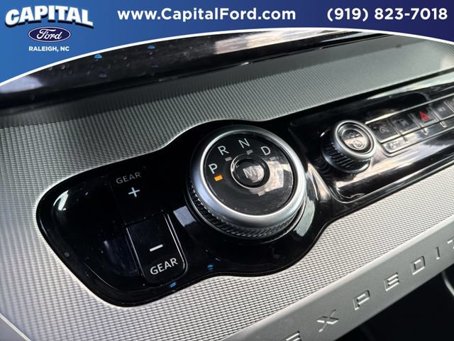 Certified 2025 Ford Expedition Active AWD/4WD image 31