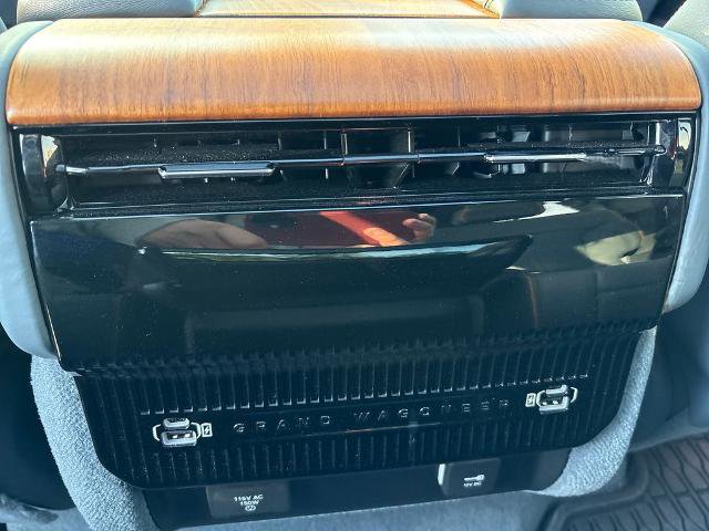 Used 2024 Jeep Grand Wagoneer Series III AWD/4WD image 14