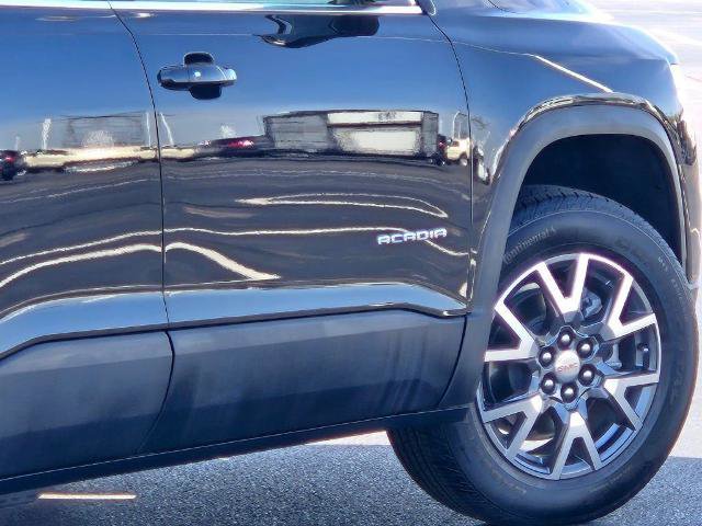 Used 2022 GMC Acadia SLT w/ Technology Package AWD/4WD image 16