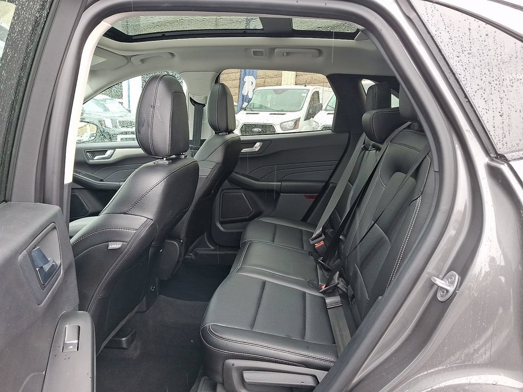 Certified 2022 Ford Escape SEL AWD/4WD image 10