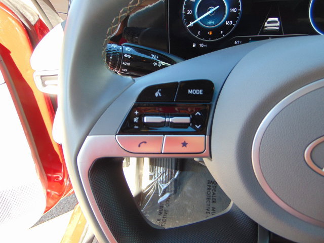 Used 2025 Hyundai Elantra SEL FWD image 18