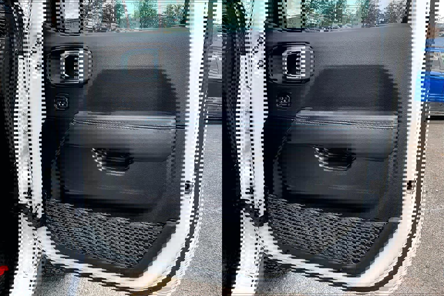 Used 2022 Jeep Wrangler Unlimited Rubicon w/ Cold Weather Group image 23