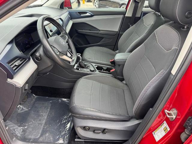 Used 2024 Volkswagen Taos SE w/ Panoramic Sunroof Package AWD/4WD image 8
