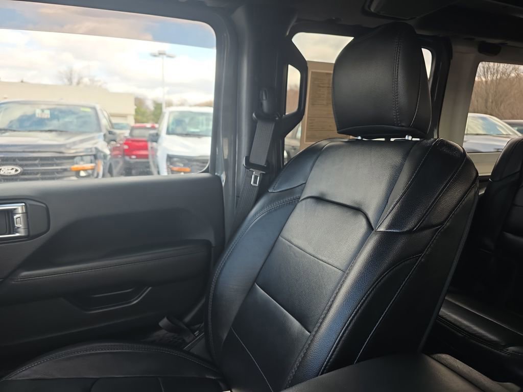 Used 2021 Jeep Wrangler Unlimited Sahara AWD/4WD image 40