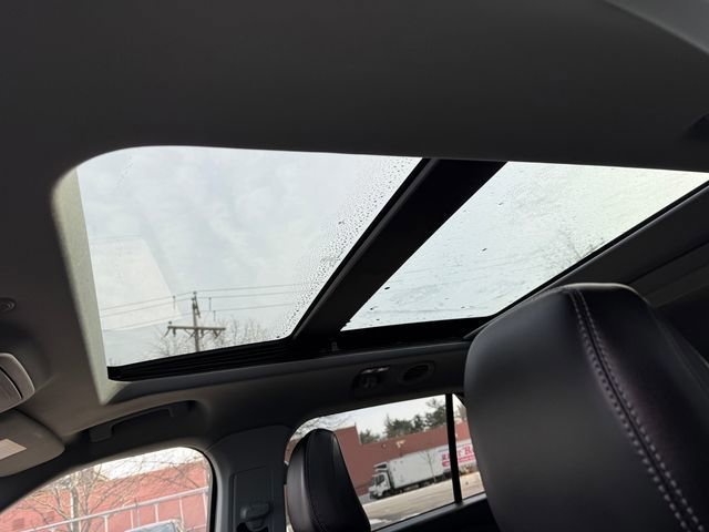 Certified 2022 Ford Explorer XLT w/ Equipment Group 202A image 18