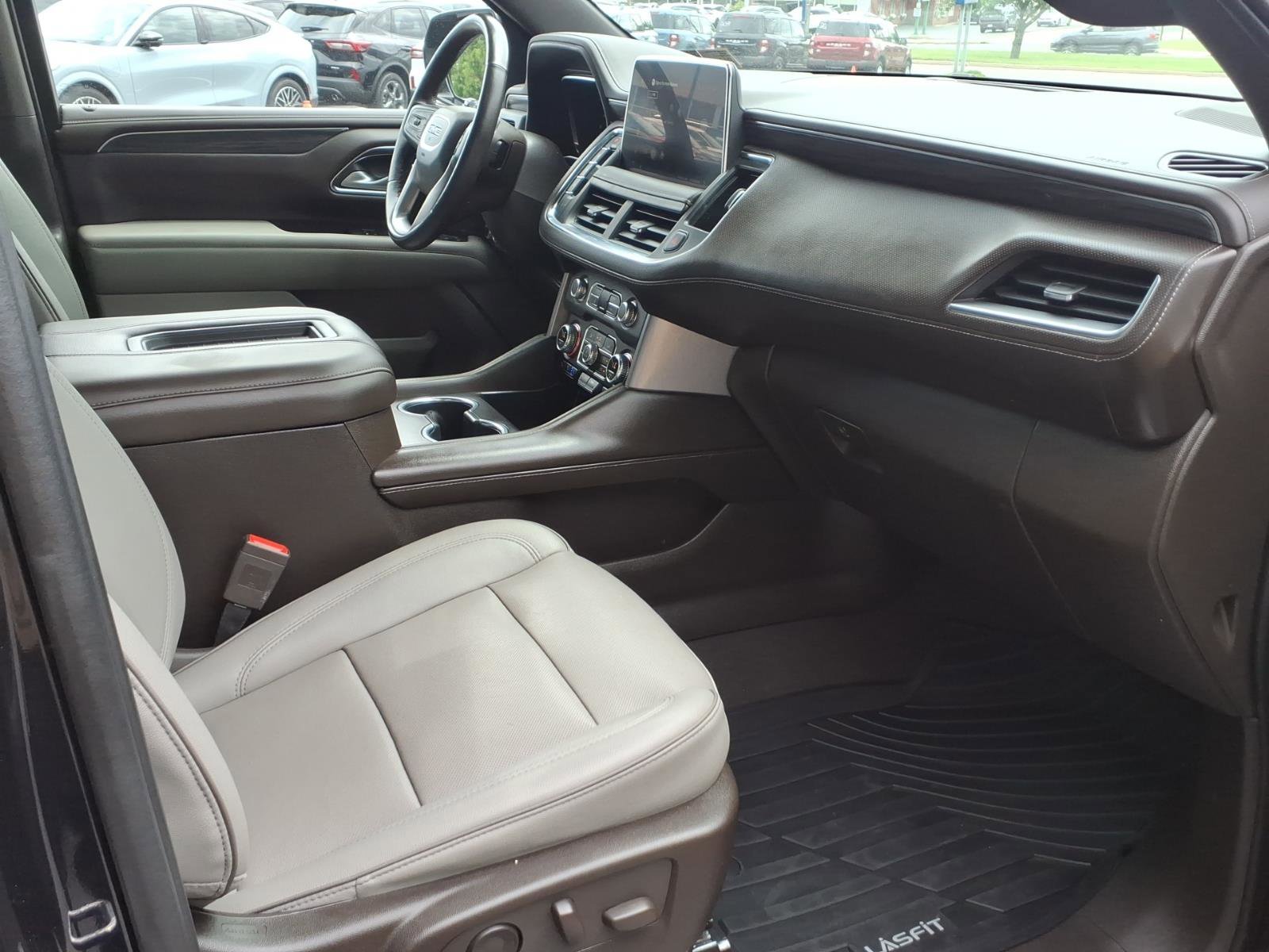 Used 2022 GMC Yukon XL SLT w/ SLT Premium Package AWD/4WD image 29