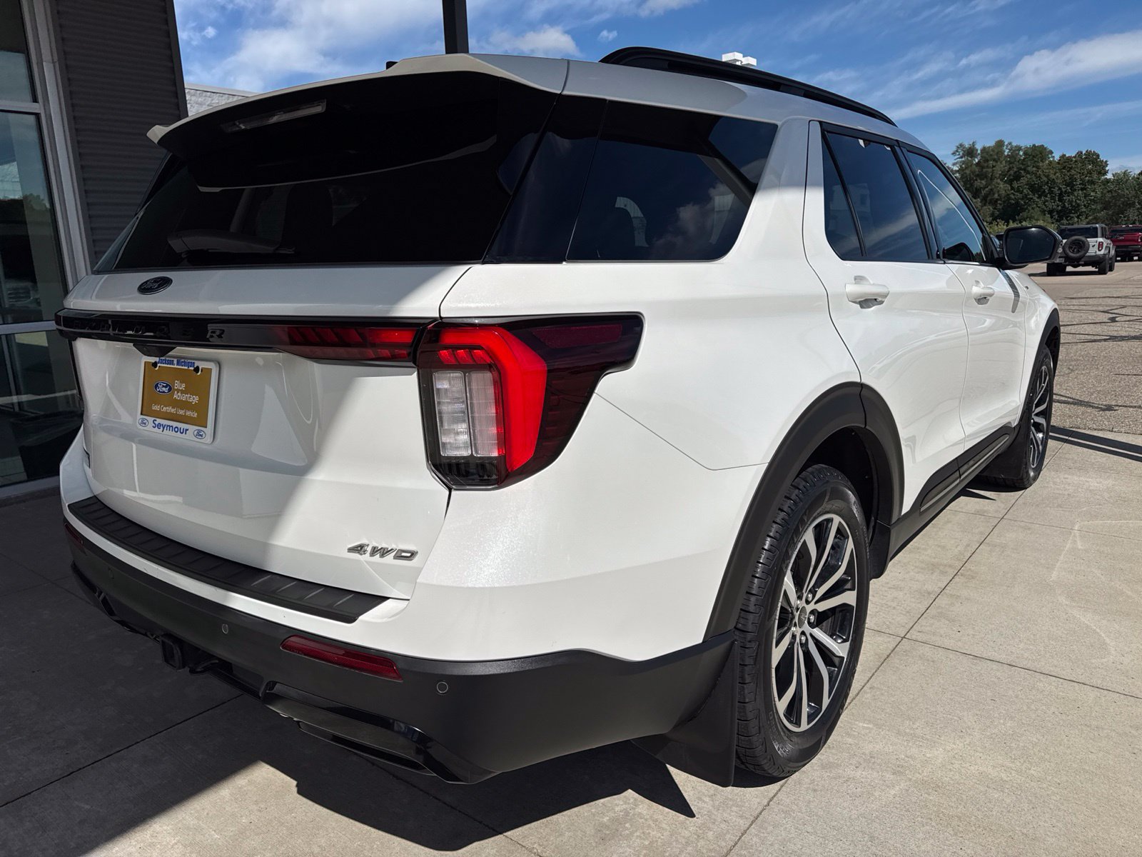 Certified 2025 Ford Explorer ST-Line AWD/4WD image 8