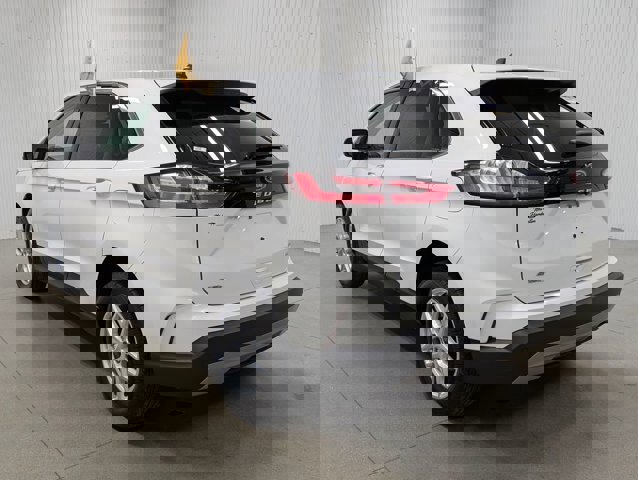 Certified 2022 Ford Edge SEL w/ Convenience Package image 8