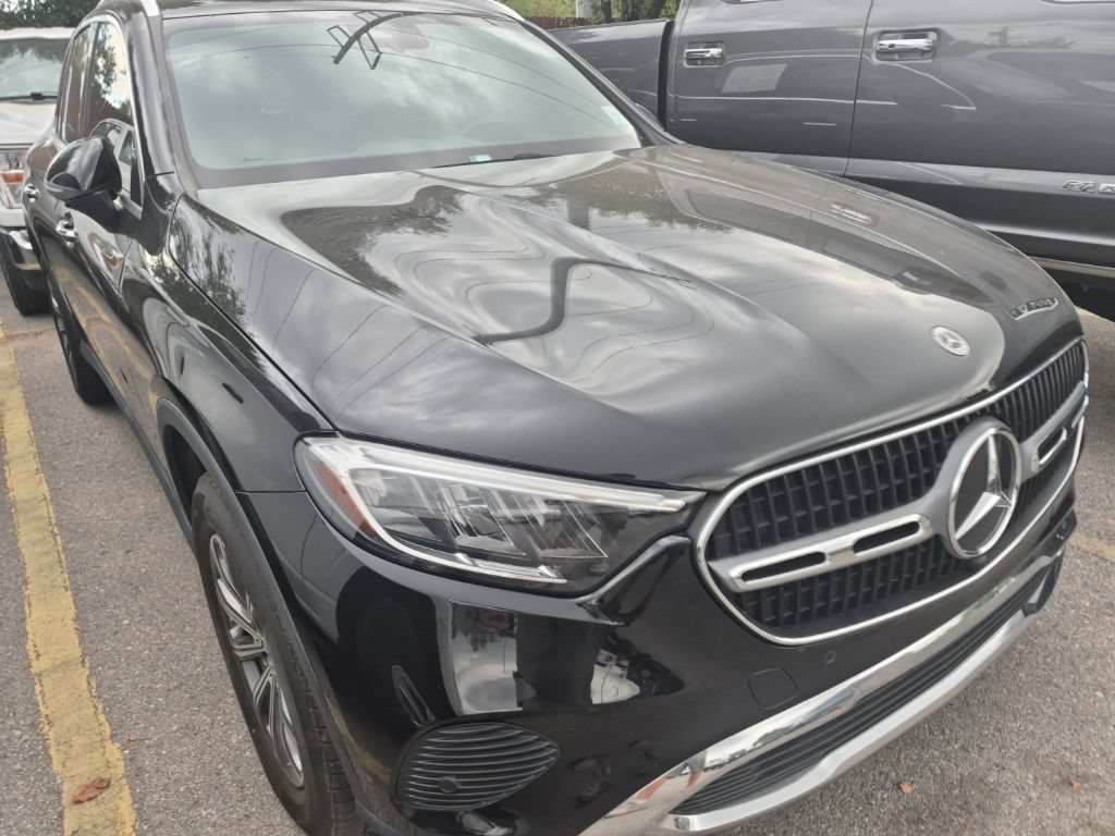 Used 2024 Mercedes-Benz GLC 300 4MATIC image 24