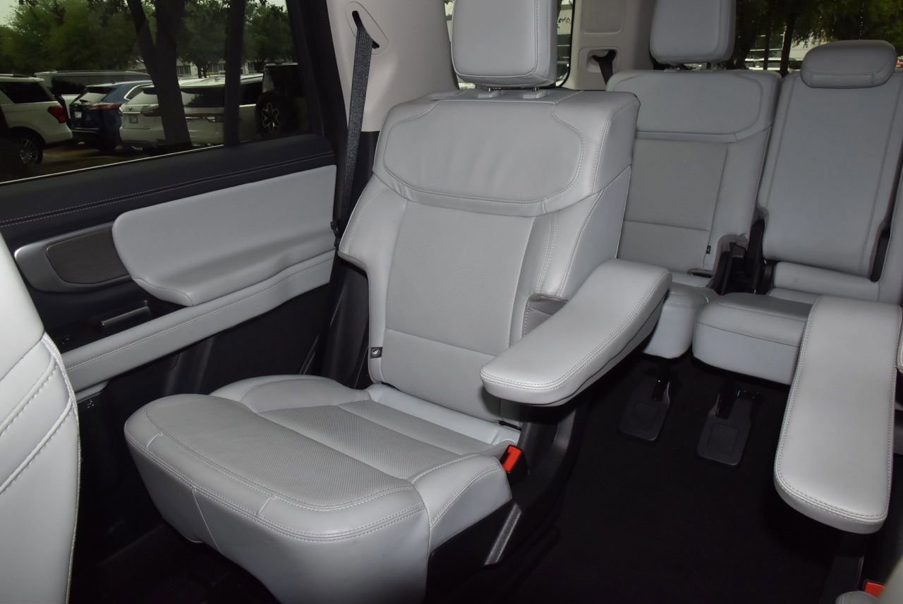 Certified 2025 Ford Expedition Platinum AWD/4WD image 21
