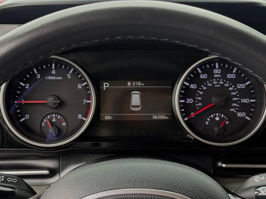 Used 2024 Kia Carnival EX FWD image 22
