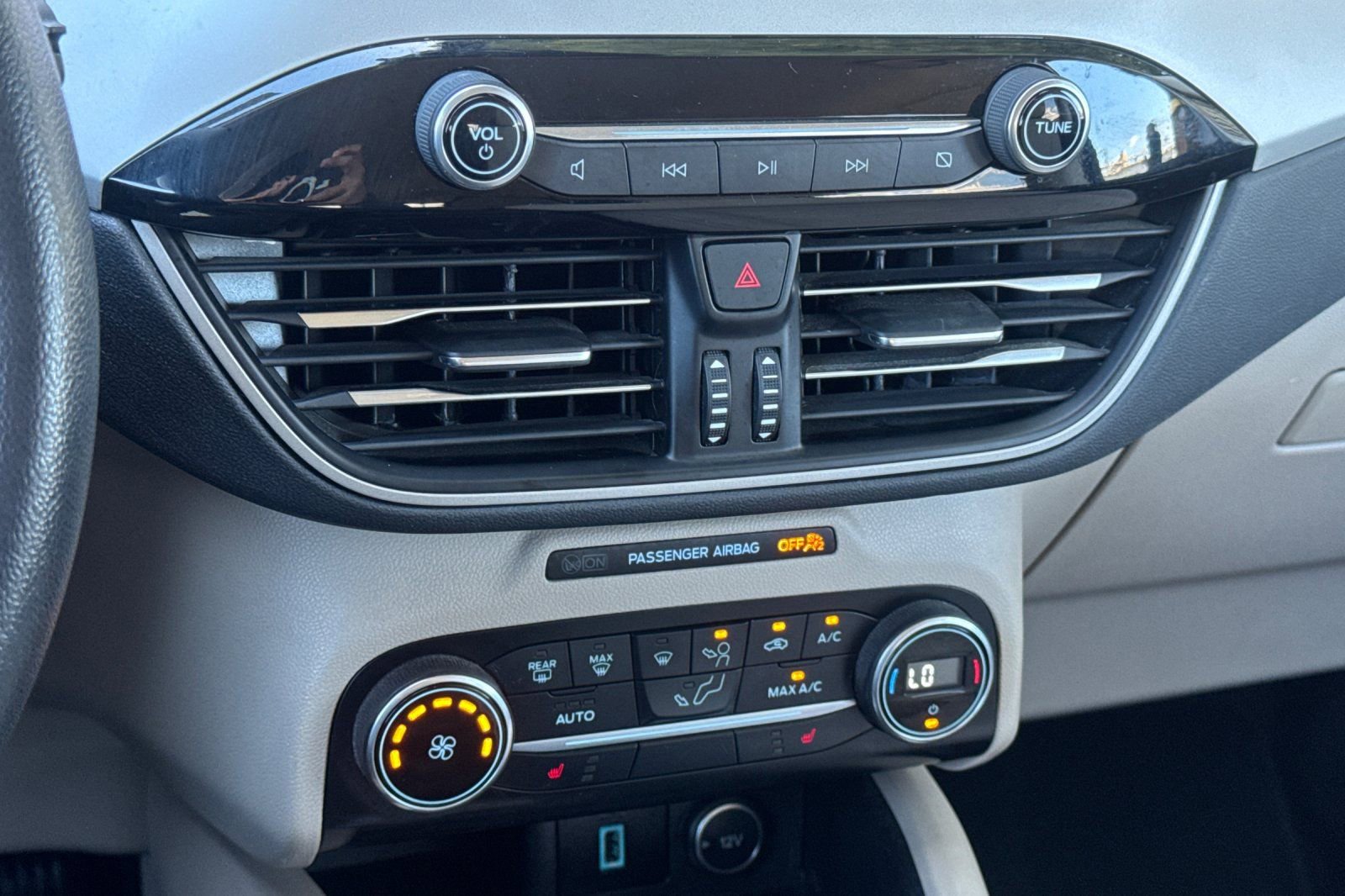 Certified 2020 Ford Escape SE FWD image 17