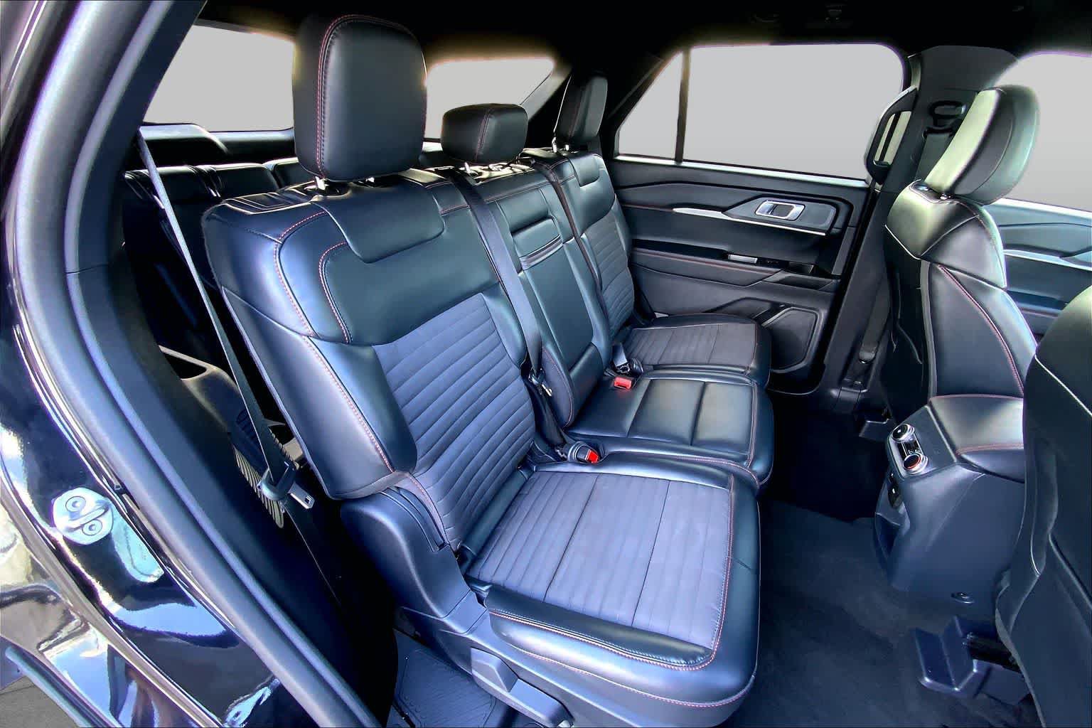 Certified 2025 Ford Explorer ST-Line w/ ST-Line Street Pack AWD/4WD image 20
