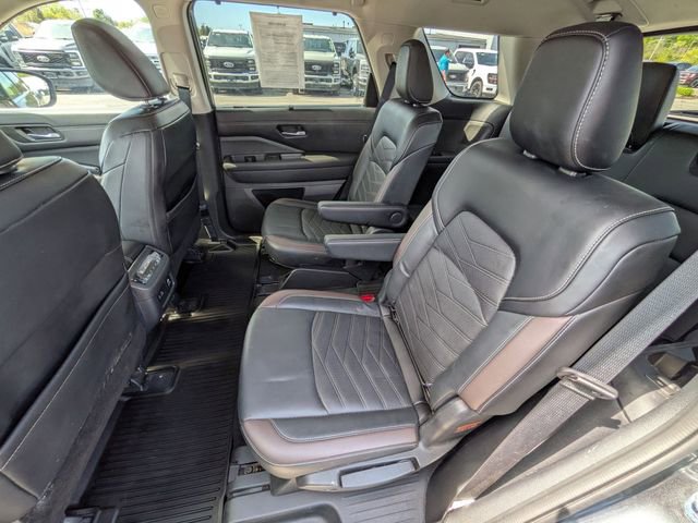 Used 2024 Nissan Pathfinder Platinum AWD/4WD image 18