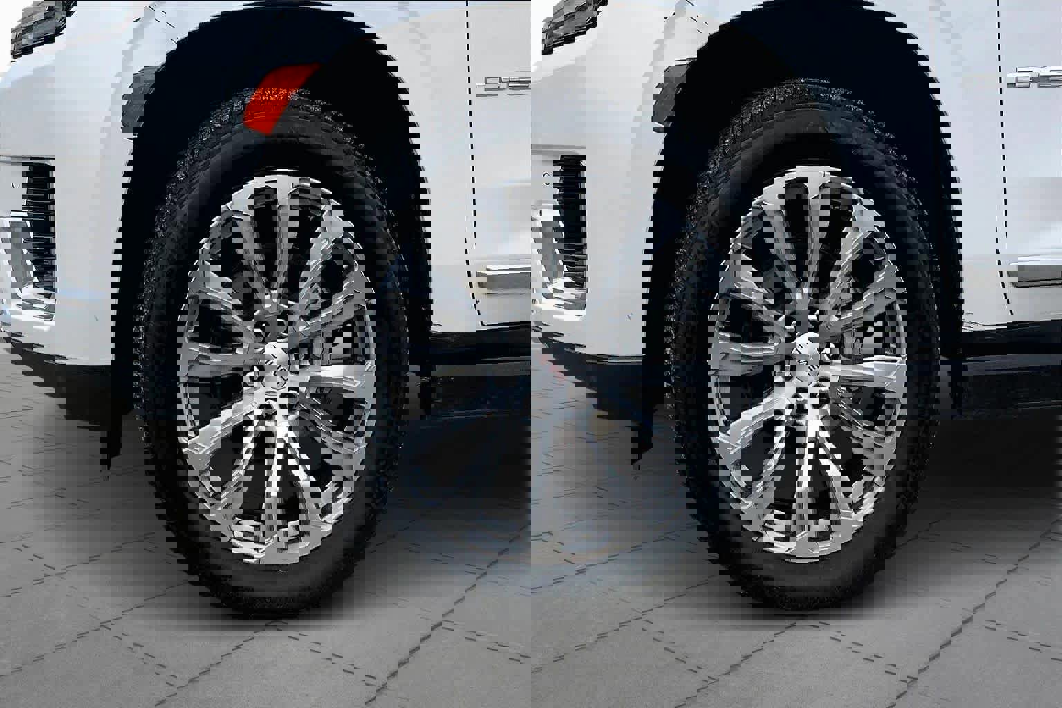 Used 2021 GMC Yukon Denali w/ Denali Premium Package image 13