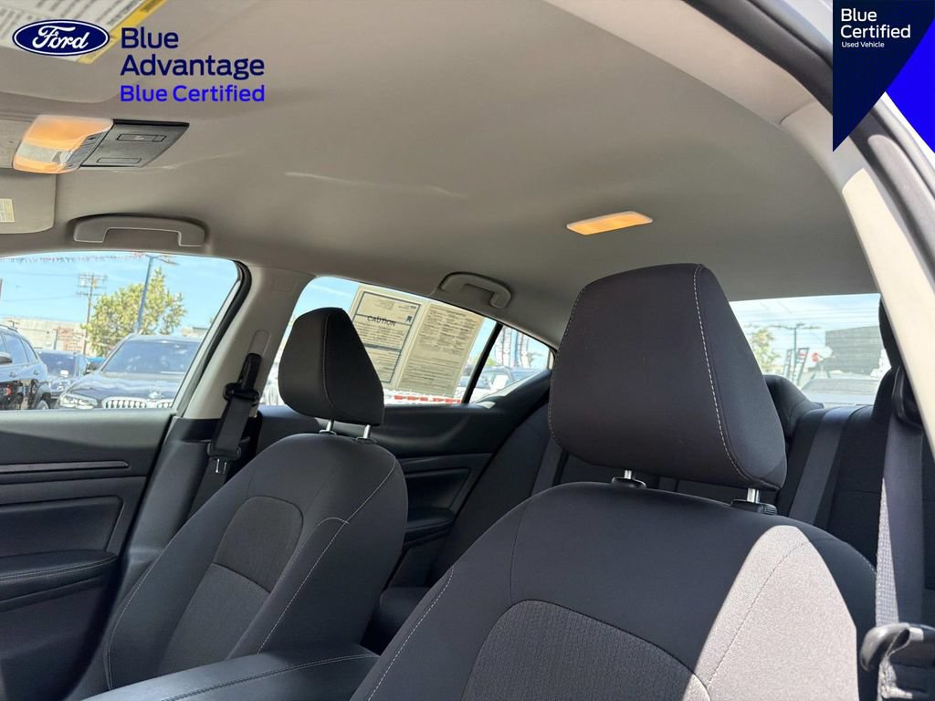 Used 2025 Nissan Altima 2.5 SV FWD image 19