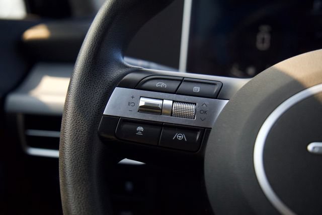 Used 2025 Hyundai Sonata SEL FWD image 17