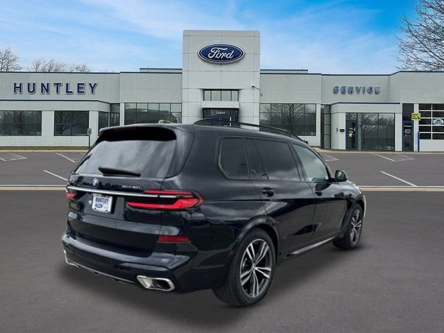 Used 2023 BMW X7 xDrive40i w/ M Sport Package AWD/4WD image 4