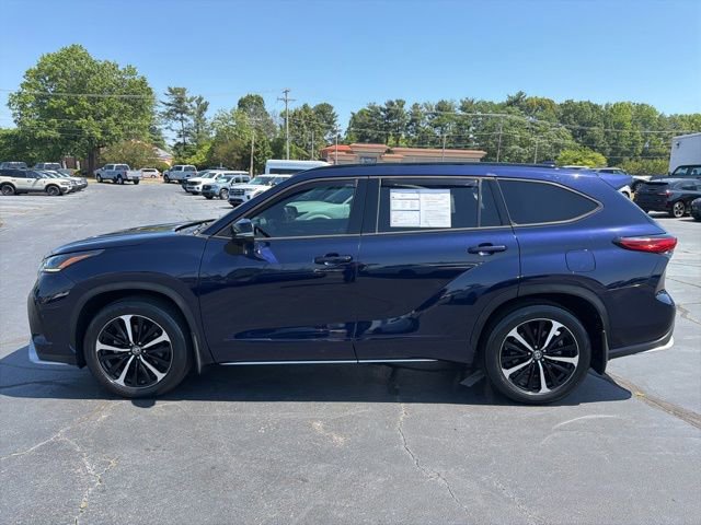 Used 2022 Toyota Highlander XSE FWD image 4