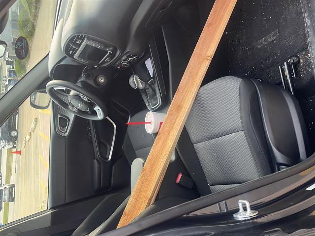Used 2025 Kia Soul LX w/ LX Technology Package FWD image 6